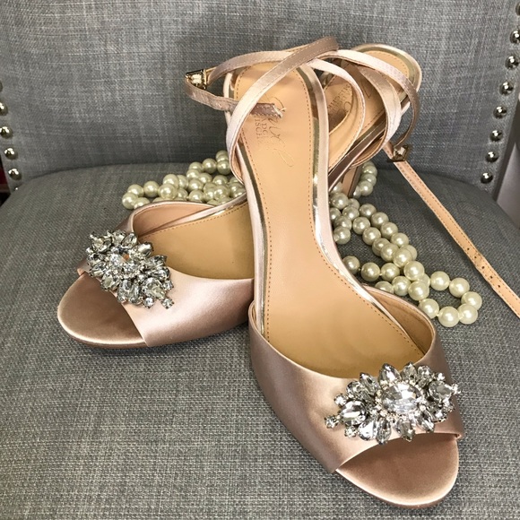 Badgley Mischka Shoes - Badgley Mishka pink satin heels